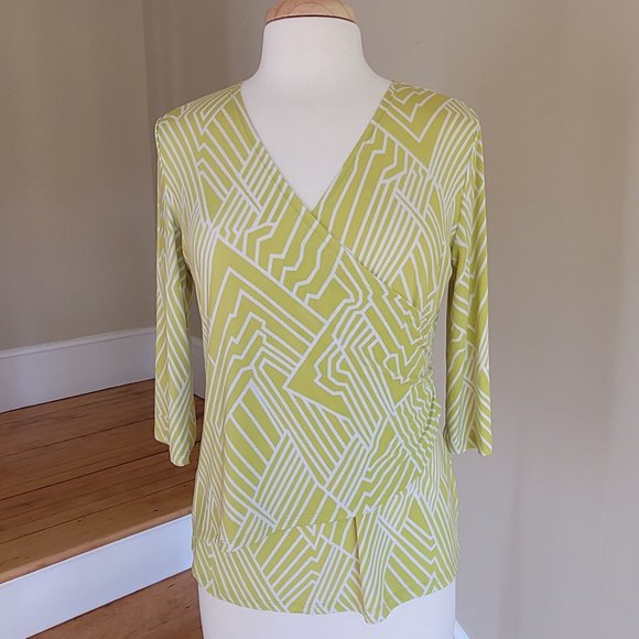 Tribal V-Neck Mock Cross Over Top. Size M - Picture 3 of 11